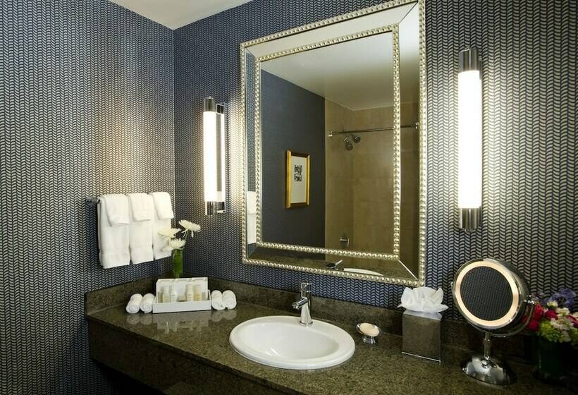Deluxe Kamer, Kinzie