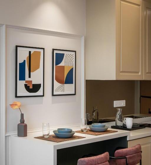 استودیوی استاندارد, Ami Suites
