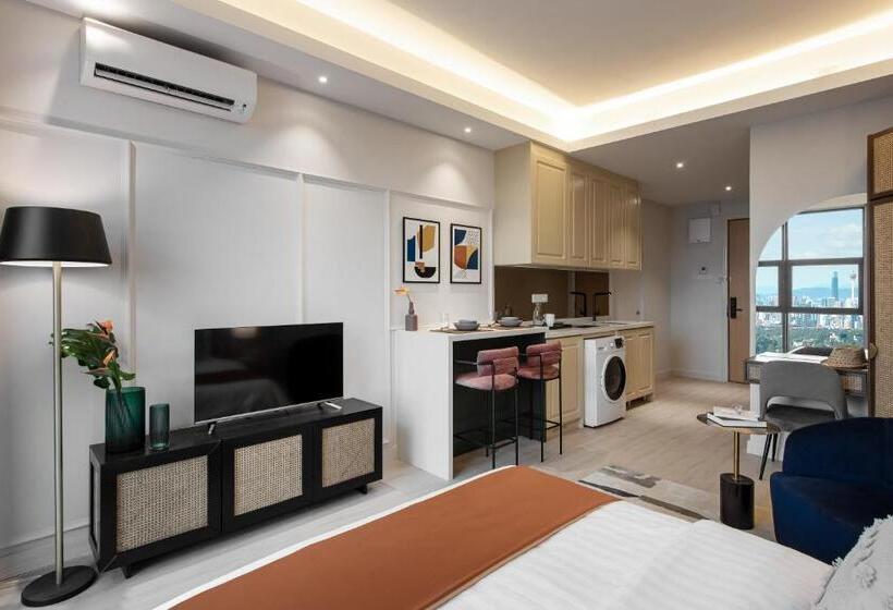 استودیوی استاندارد, Ami Suites