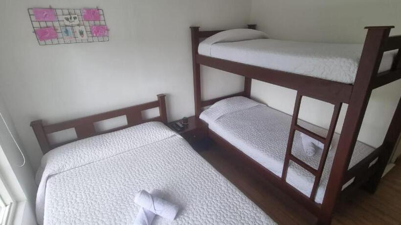 4인용 스탠다드 룸, Hostal Mochileros Inn