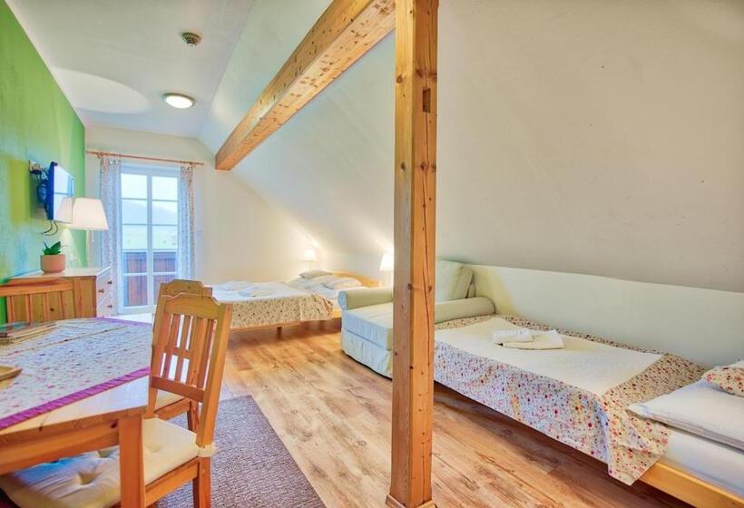 Номер Стандарт Трехместный, Penzion Pivnice   Jítravský Dvorec