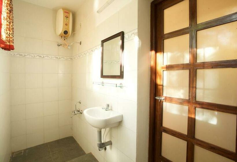 اتاق لوکس, The Annex, Isai Ambalam Guest House