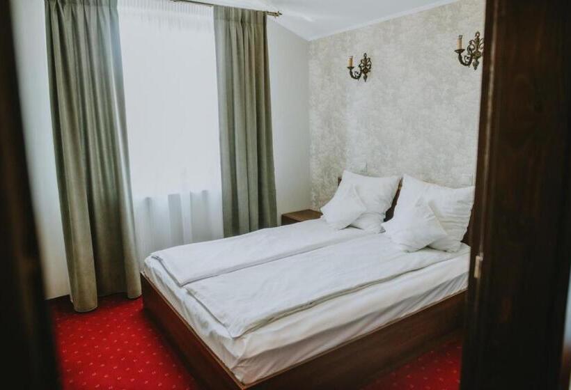 سوییت لوکس, Pensiunea Noblesse