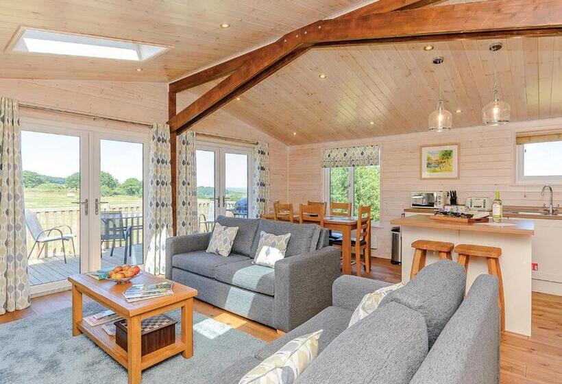 Дом 2 Спальни, Hazelhurst Lodges