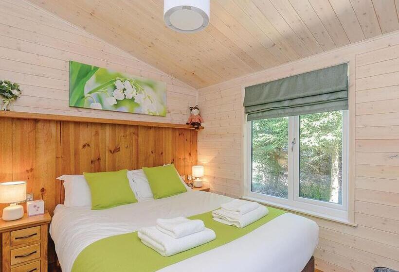 Дом 2 Спальни, Hazelhurst Lodges