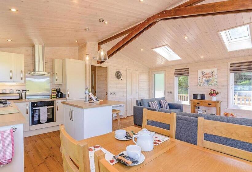 Дом 2 Спальни, Hazelhurst Lodges