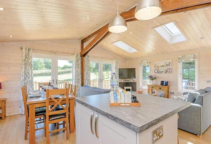Дом 2 Спальни, Hazelhurst Lodges