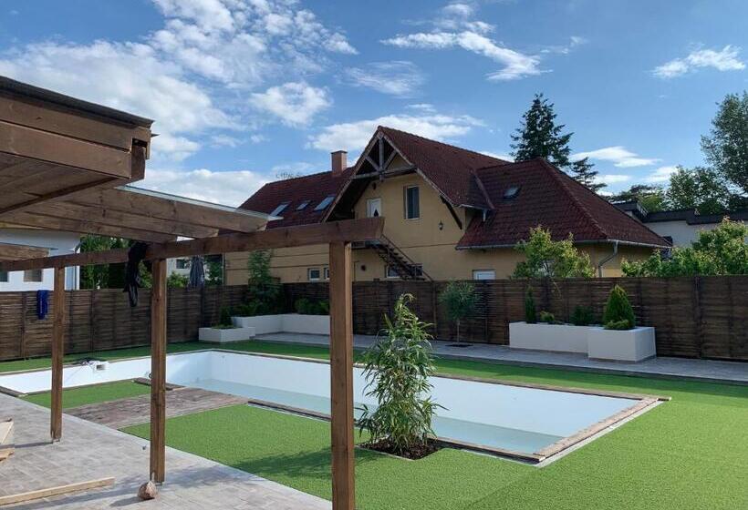 Номер Deluxe, Silver Lounge Siófok