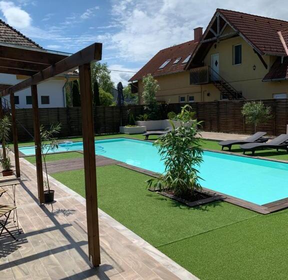 Номер Deluxe, Silver Lounge Siófok