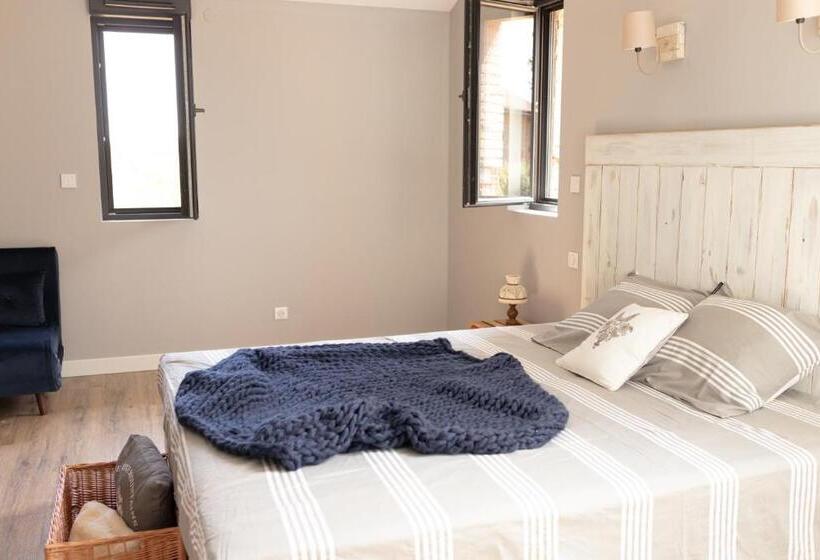 Номер Superior Кровать Кинг, Domaine Des Jammetous   Hotel And Yoga Retreat Center
