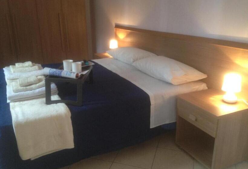 Четырехместный Номер Стандарт, La Fontanella B&b