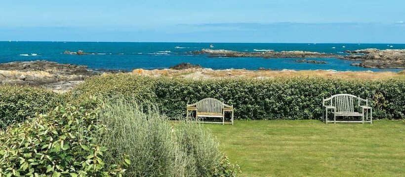 Номер Стандарт Боковой Вид на Море, Le Fort De L'océan
