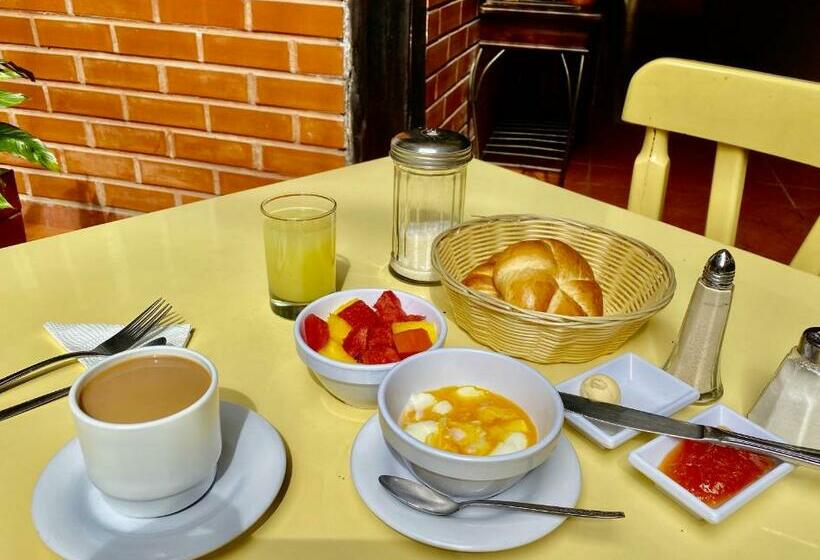 Семейный Номер, Hostal Jardín Escondido
