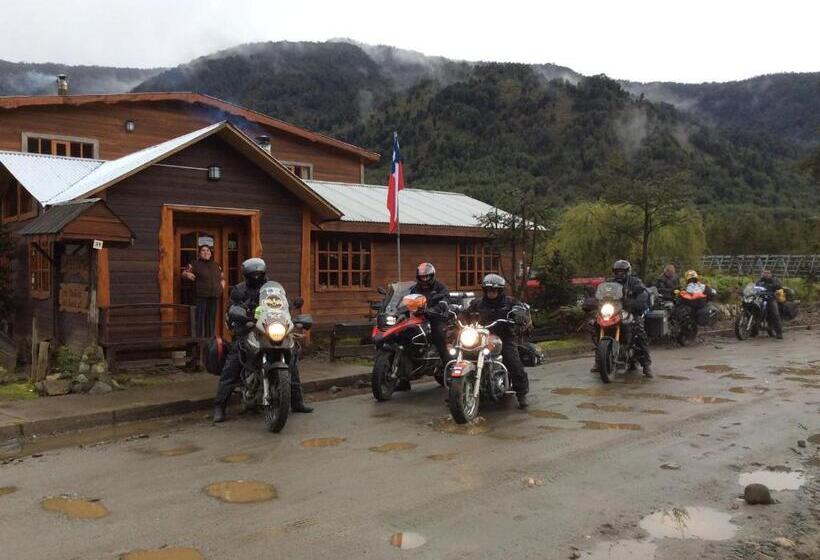 Стандартный внешний трехместный номер с ванной комнатой, Los Mañíos Del Queulat Puyuhuapi