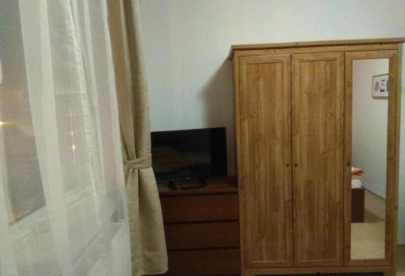 标准间, Lidový Dům