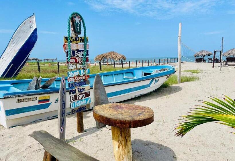 اتاق استاندارد با چشم‌انداز استخر, Un Dia Boutique Resort