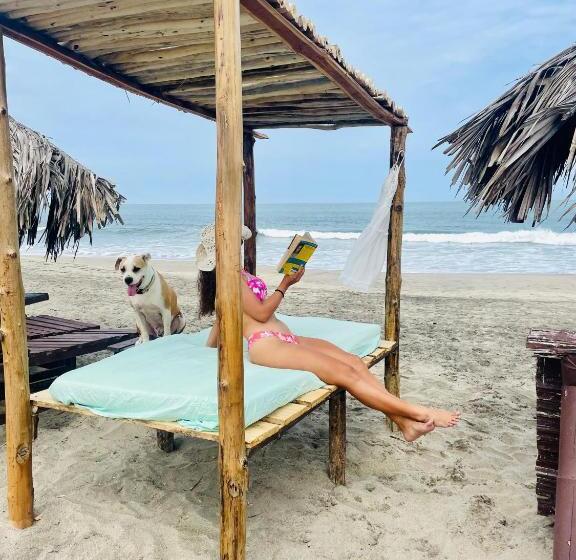 اتاق لوکس با چشم‌انداز دریا, Un Dia Boutique Resort