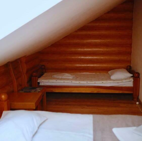 Семейный Номер, Grebenky Motel