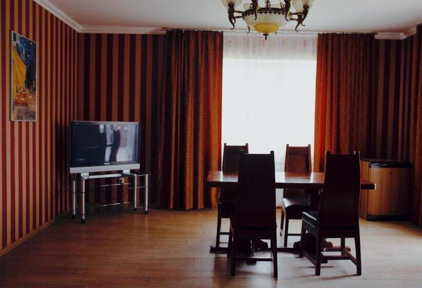 Люкс, Grebenky Motel
