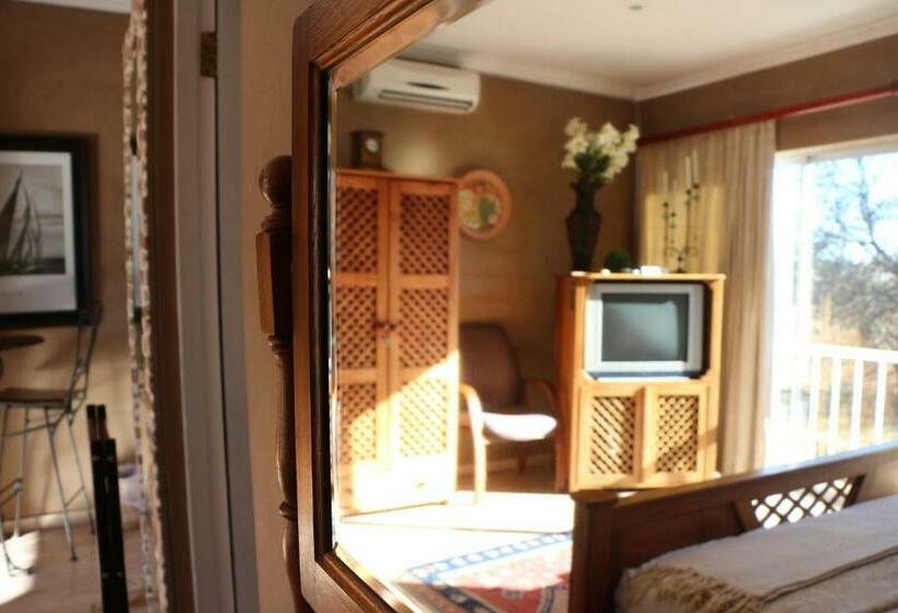 سوییت, Indigo Moon Guesthouse