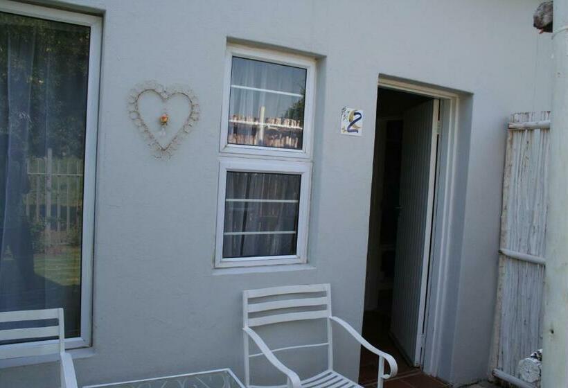 اتاق لوکس, Indigo Moon Guesthouse