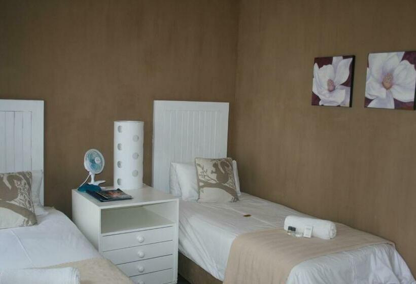 اتاق لوکس, Indigo Moon Guesthouse
