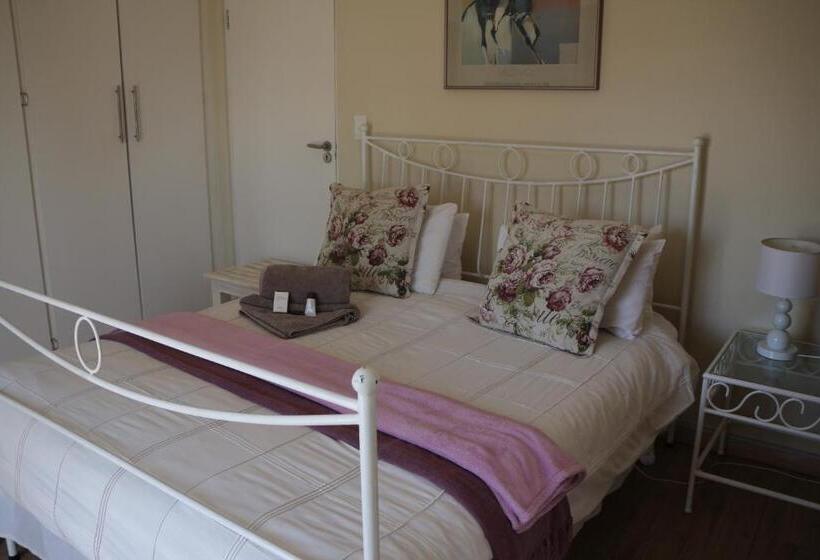 اتاق لوکس, Indigo Moon Guesthouse