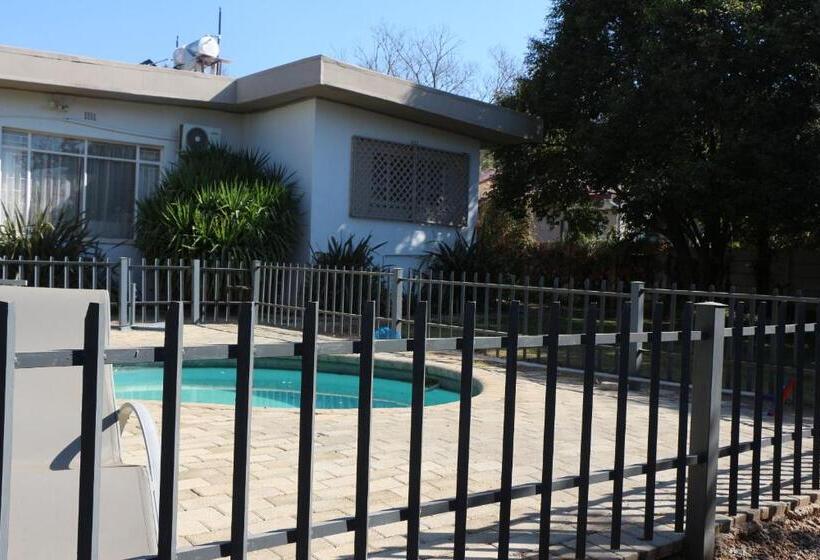 اتاق اکونومی, Indigo Moon Guesthouse