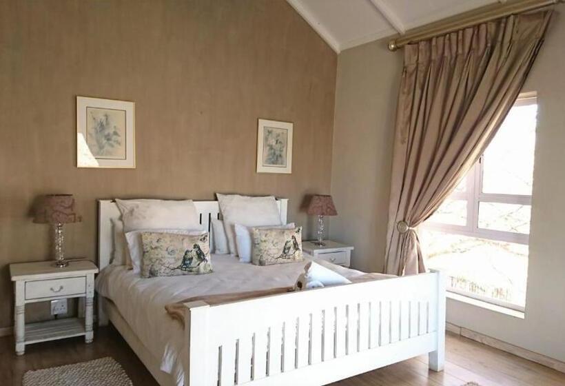 Deluxe Suite King Bed, Indigo Moon Guesthouse