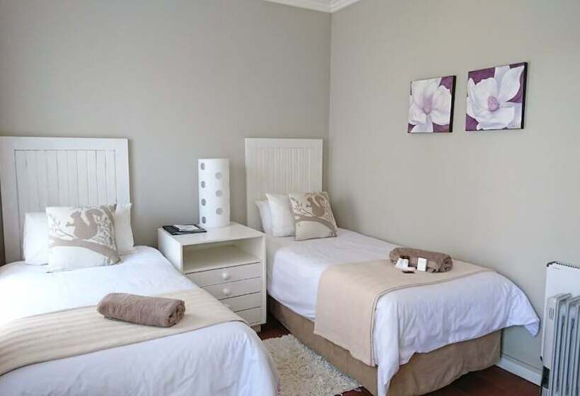 اتاق لوکس, Indigo Moon Guesthouse