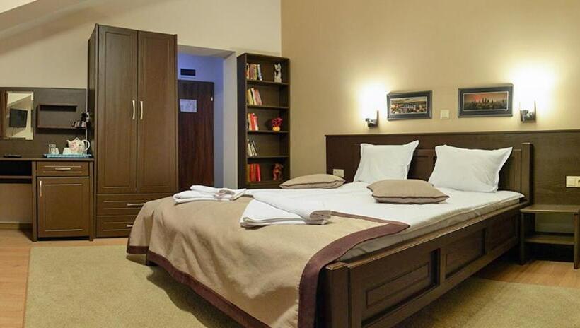 Студио Стандарт с Балконом, Family Hotel Balkanci
