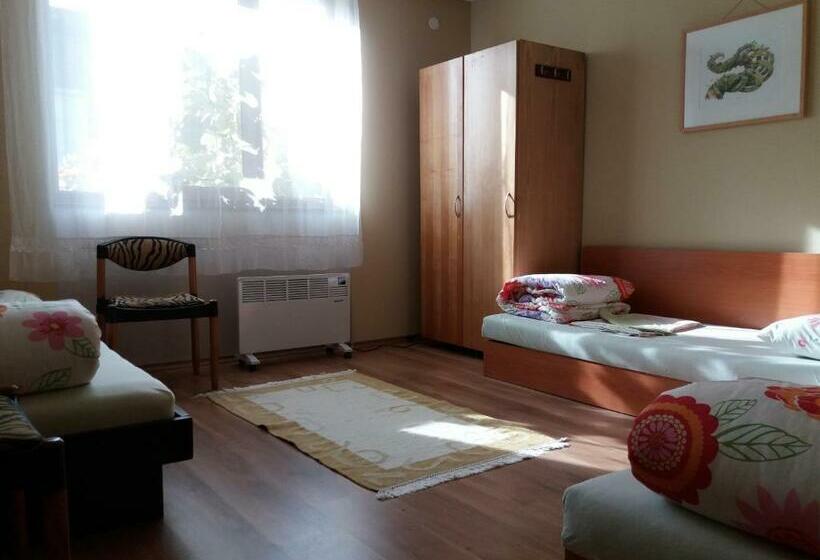 Трехместный Номер Стандарт Вид на Сад, Mihaela Lake Retreat