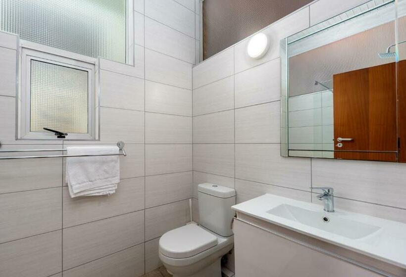 Дом 1 Спальня, Vic Bay Beach House