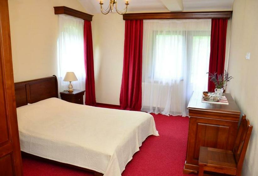 Номер Deluxe, Pensiunea Valea Pinului