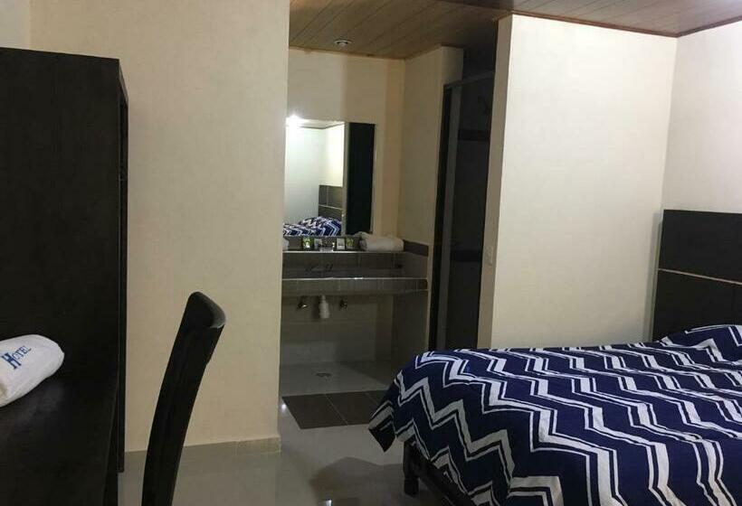 デラックスルーム, 8 Hotel Ejecutivo