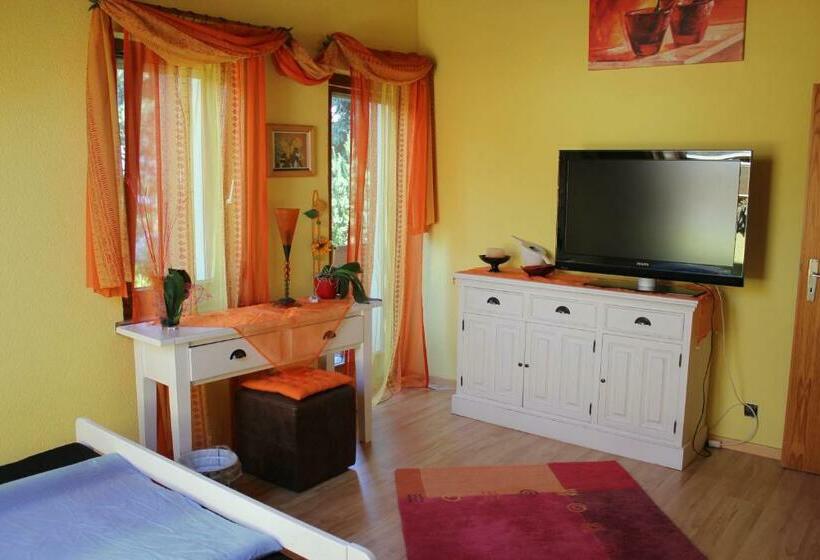 اتاق استاندارد با سرویس بهداشتی مشترک, Bed & Breakfast Wepfer