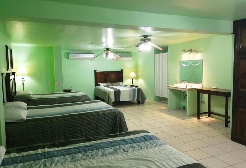 اتاق استاندارد چهارنفره با چشم‌انداز باغ, Freedom Shores La Gringa Hotel   Universally Designed