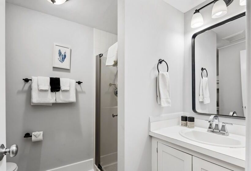 Quarto Estandar Cama King, Lambert S Cove Inn & Resort