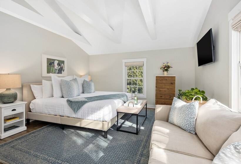 Quarto Deluxe, Lambert S Cove Inn & Resort