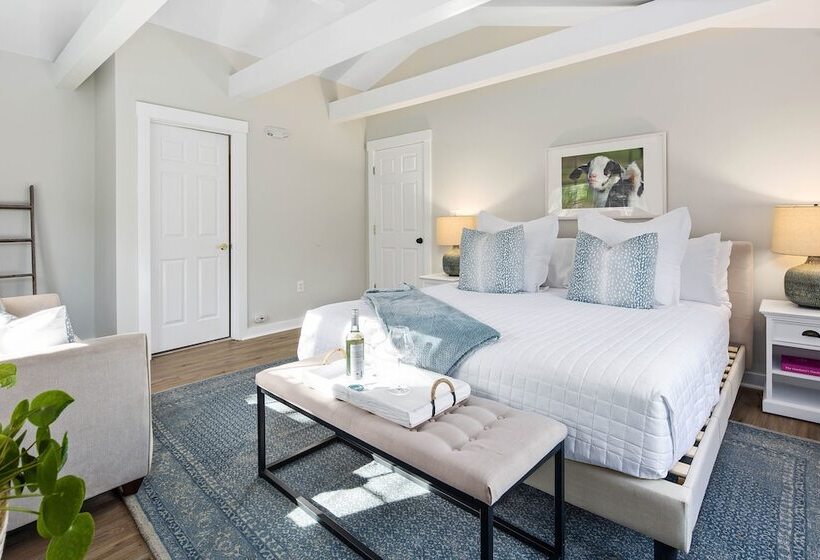 Quarto Deluxe, Lambert S Cove Inn & Resort
