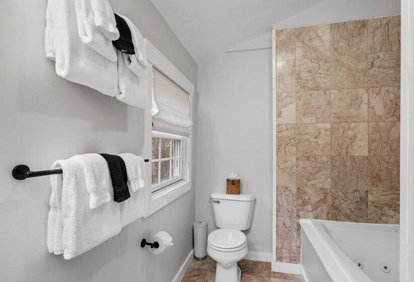 Quarto Deluxe, Lambert S Cove Inn & Resort