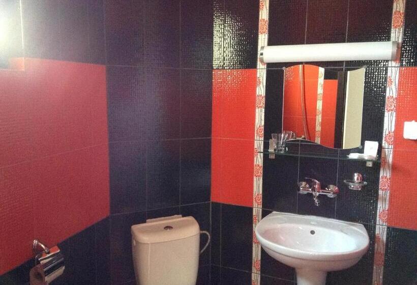 Четырехместный Номер Стандарт, Guest House Luchi