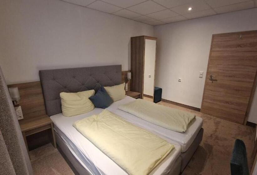 Номер Стандарт, Schwarzer Adler   Hotel Garni