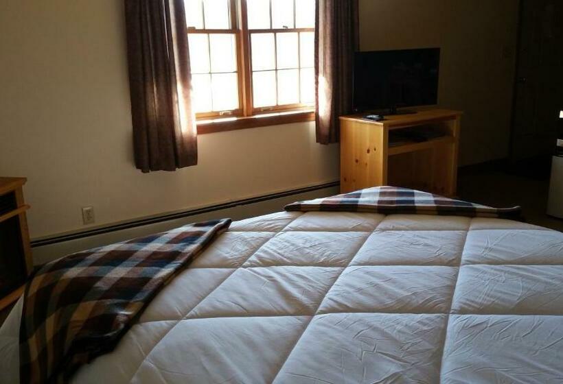 Студия Стандарт, Spillover Motel And Inn
