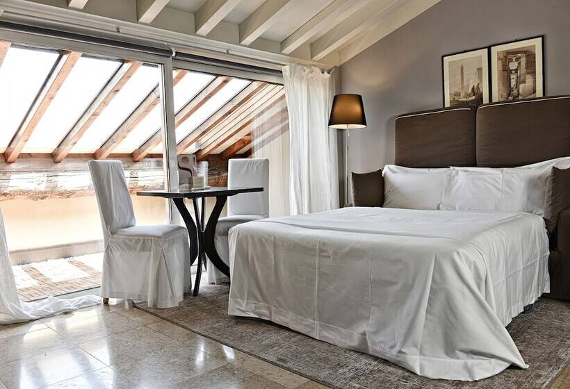 سوییت, Santellone Resort