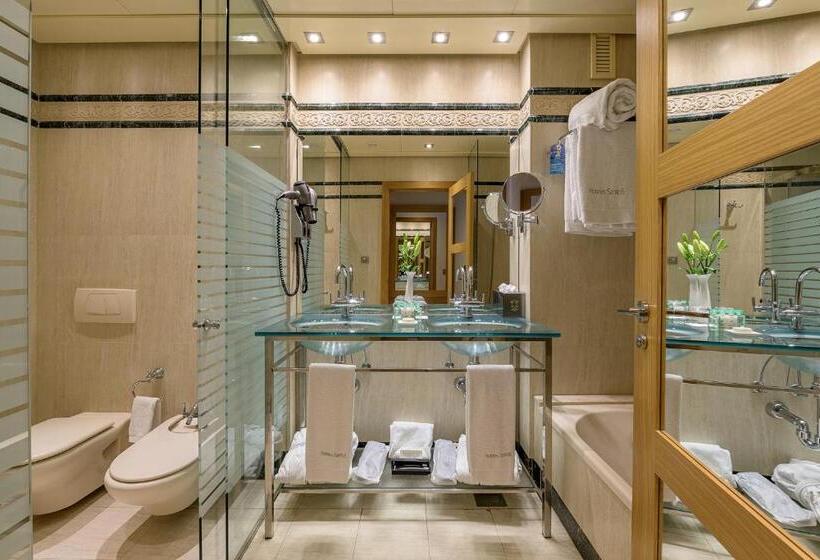 اتاق لوکس با چشم‌انداز دریا, Las Arenas Balneario Resort