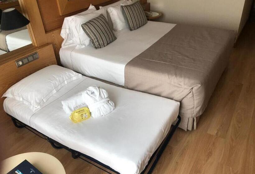 اتاق کلاسیک سه تخته, Las Arenas Balneario Resort
