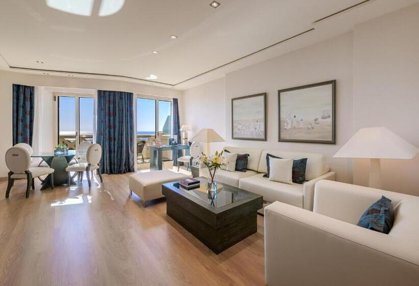 سوییت جونیور با چشم‌انداز دریا, Las Arenas Balneario Resort
