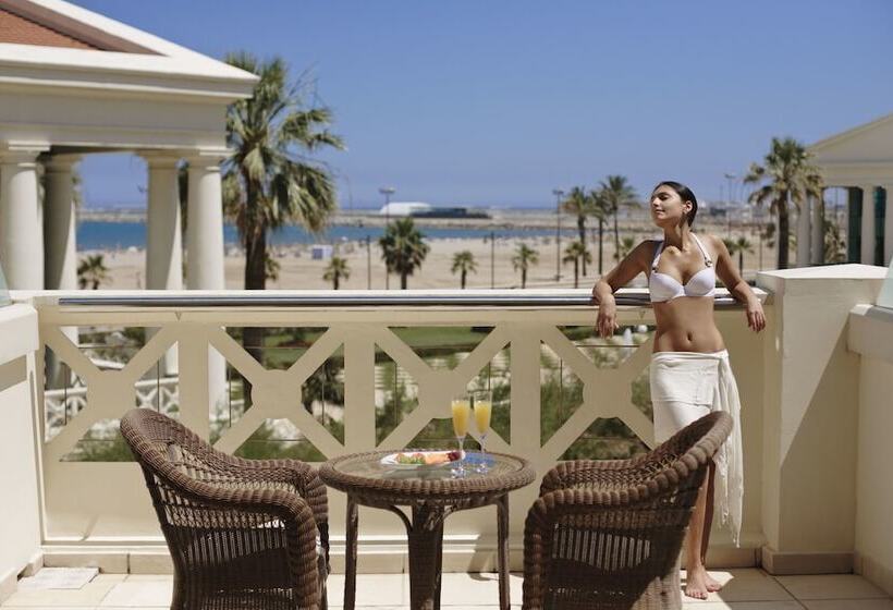 اتاق لوکس با چشم‌انداز دریا, Las Arenas Balneario Resort