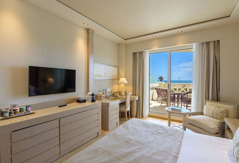 اتاق لوکس با چشم‌انداز دریا, Las Arenas Balneario Resort
